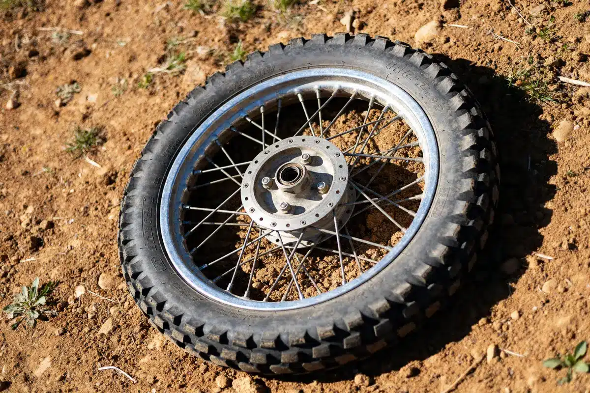 Pneu pas cher pour moto : achat en ligne à prix discount