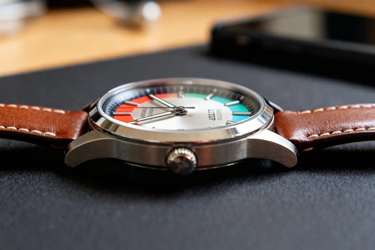 Lotus automatique : montres homme et femme en acier élégant ⌚