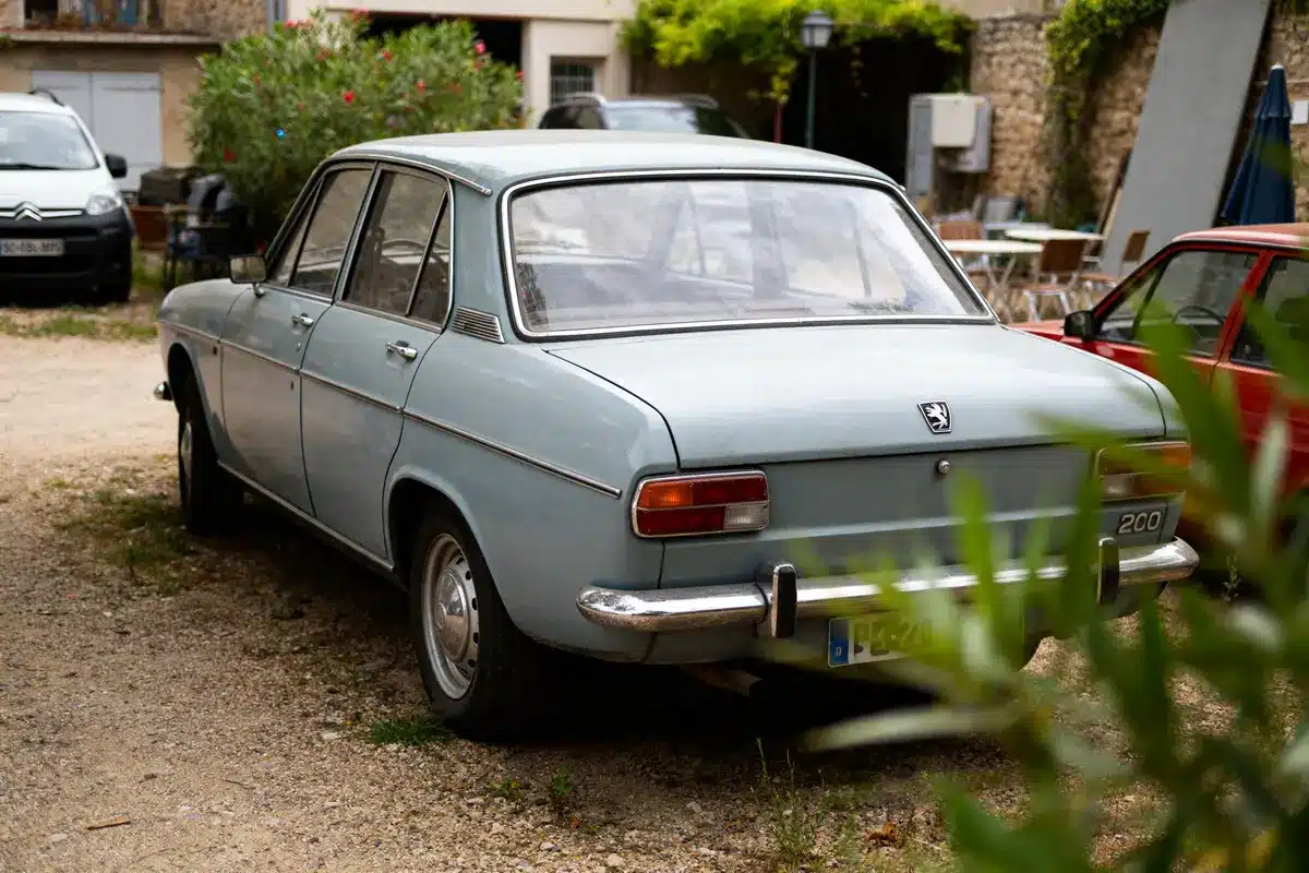 Peugeot 201 : guide complet des voitures anciennes et d’occasion