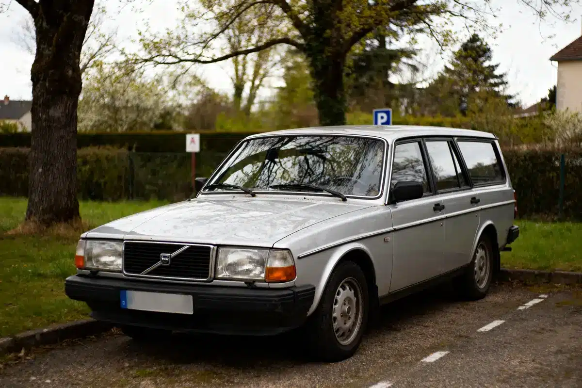 Auto Volvo 240 : trouvez la meilleure occasion break ou turbo