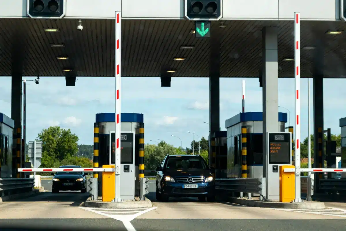 Péage sans barrière : Comment payer sans badge ni file ?